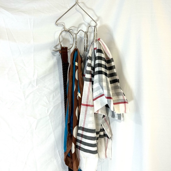 Accessory holder - Picture 4 of 6